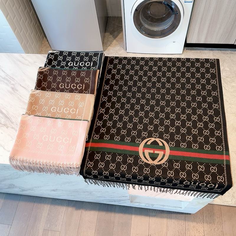 Gucci scarf 65X180cm E16